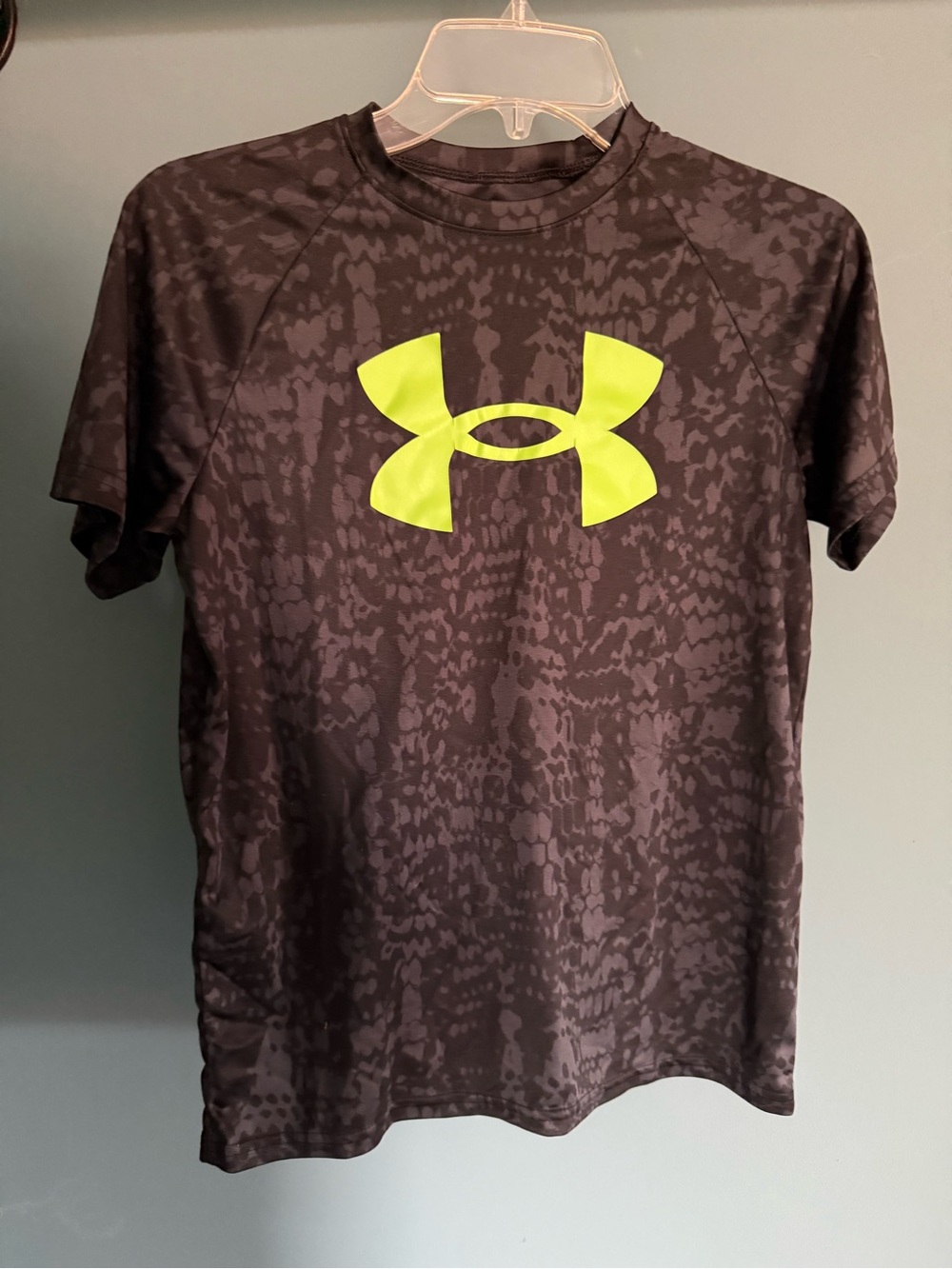 Under Armour Black Heather Short-Sleeve Performance Tee with Neon Yellow Logo